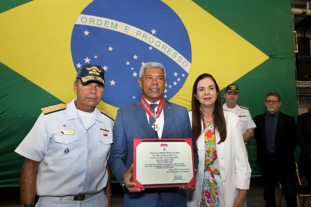 Governador Jerônimo Rodrigues recebe a Ordem do Mérito Naval, maior honraria da Marinha