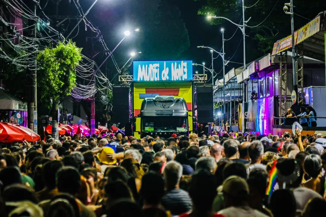 Grupo cantou clássicos como “Bota pra Ferver”, “Taba”, “Magia” e “Faraó”