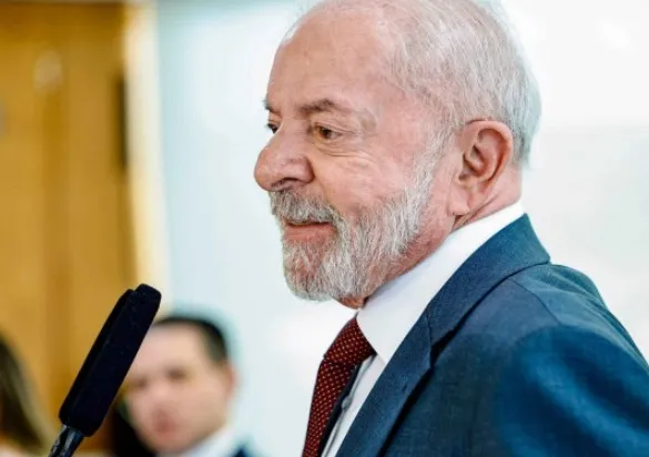 Presidente Lula diz que o piso nacional deveria garantir direitos essenciais