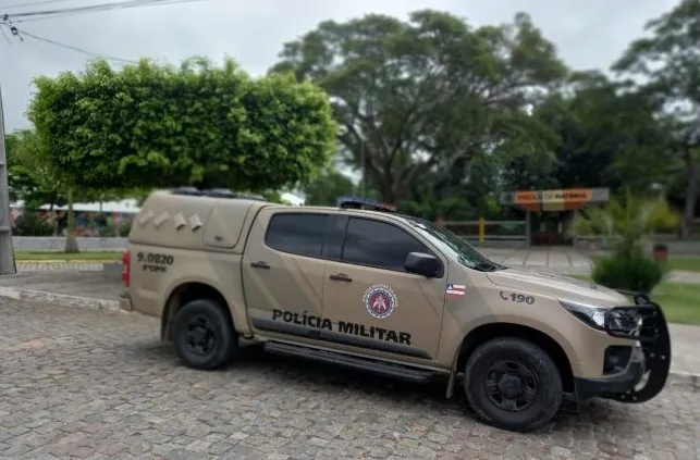 Vizinhos disseram à polícia que mulher tem costume de deixar as crianças sozinhas