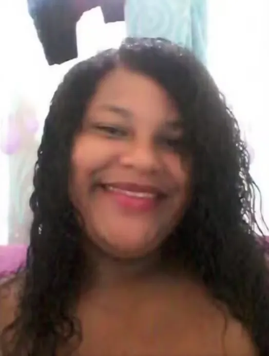 Imagem ilustrativa da imagem Mulher morre após cair de ambulância durante transporte na Bahia