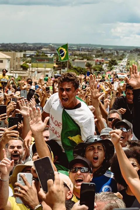 Nikolas Ferreira na caminhada