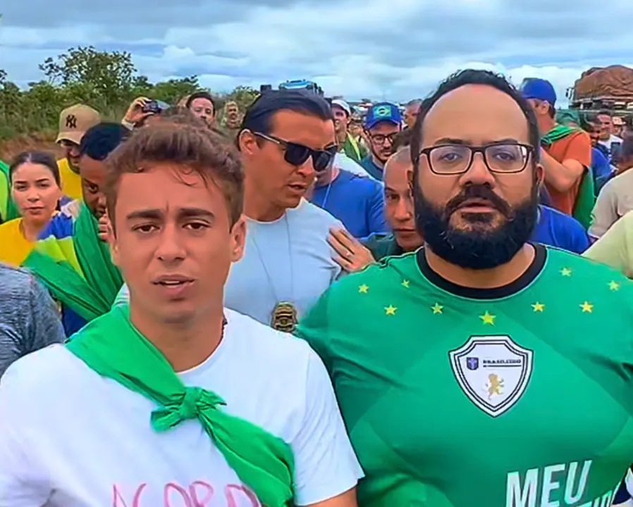 Leandro de Jesus participou da Caminhada Pela Liberdade, liderada por Nikolas Ferreira.