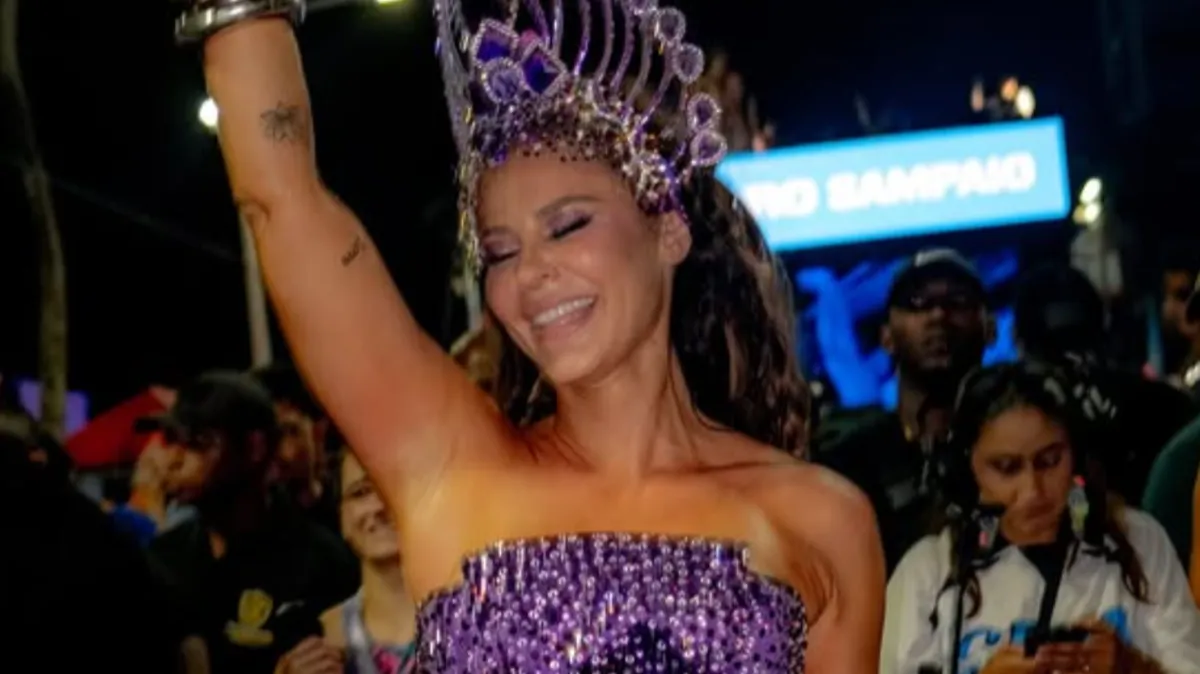 Paolla Oliveira curtindo Pedro Sampaio no Carnaval