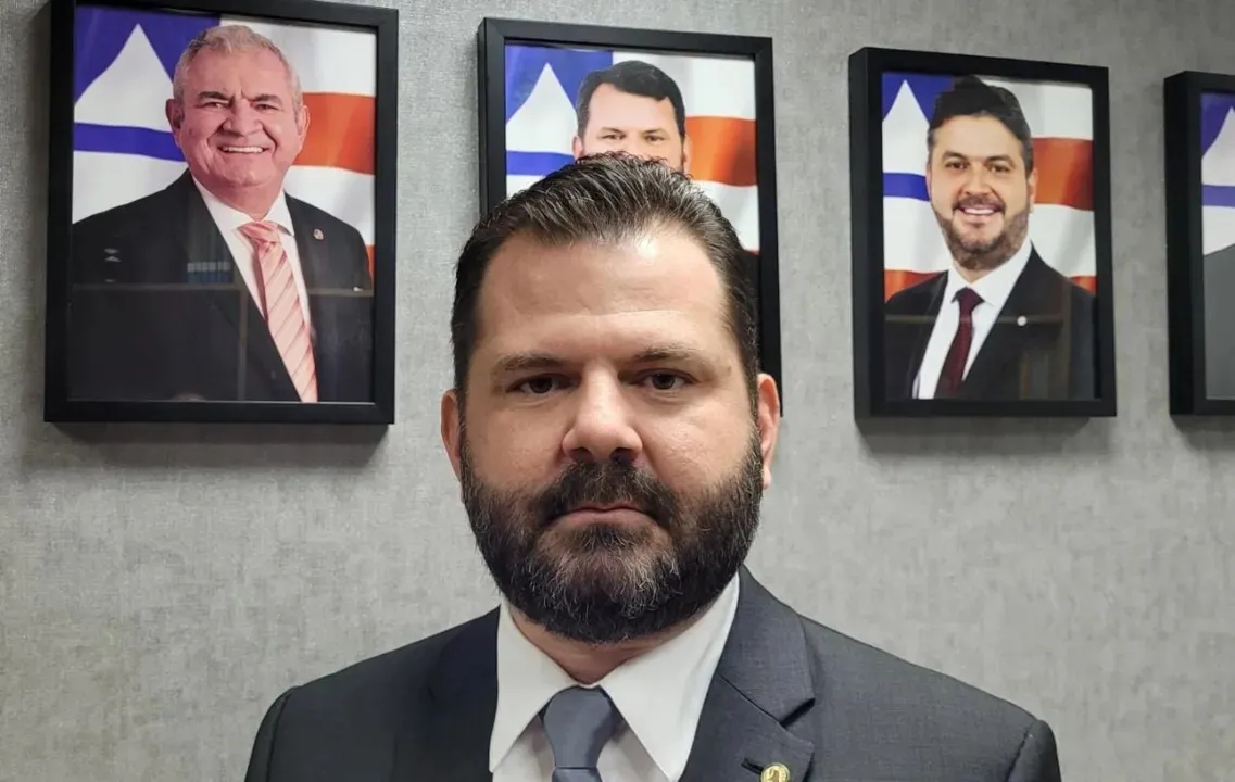 Imagem ilustrativa da imagem Filho de Coronel acusa governo de excluir senador: “Foi limado”