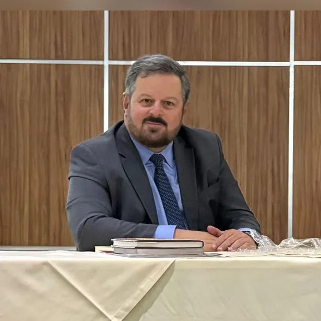 Advogado César de Faria