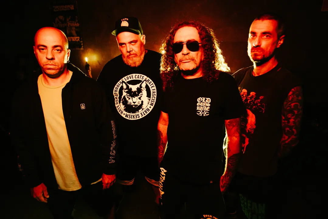 A primeira banda anunciada foi Ratos de Porão