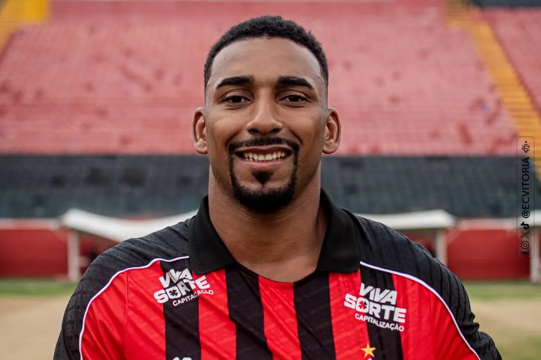 Mateus Silva, lateral-direito do Vitória