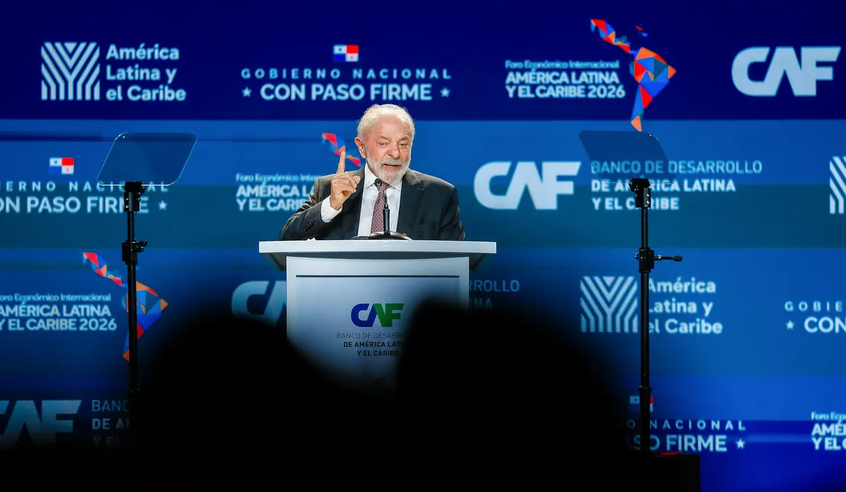 Presidente Lula passou por uma avaliação após cirurgia de catarata