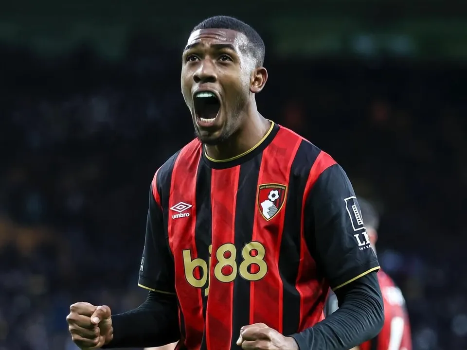 O brasileiro Rayan brilhou na estreia com a camisa do Bournemouth