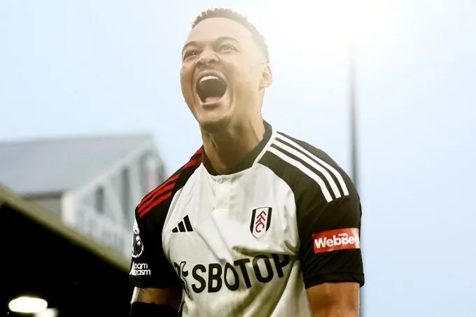 Rodrigo Muniz pelo Fulham