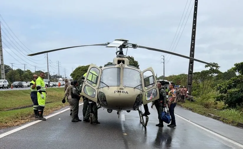 Imagem ilustrativa da imagem Três policiais ficam feridos em capotamento de viatura da PM na RMS