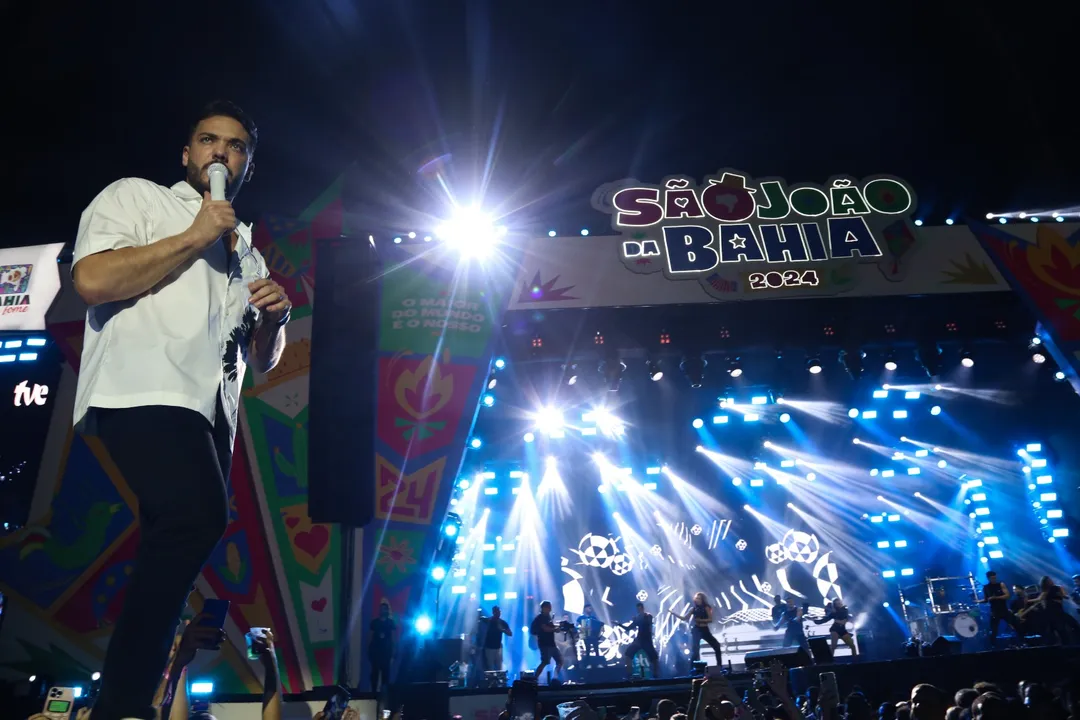 Wesley Safadão durante show no São João da Bahia de 2024