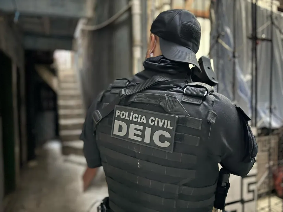 Imagem ilustrativa da imagem Investigado é preso por ameaçar e encomendar morte de ex-companheira