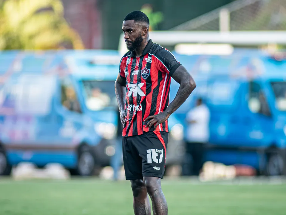 Ramon em campo pelo Vitória