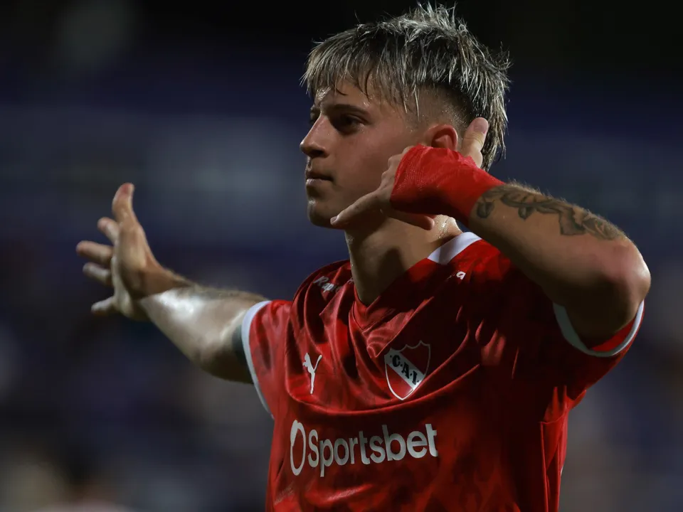 Diego Tarzia em campo pelo Independiente