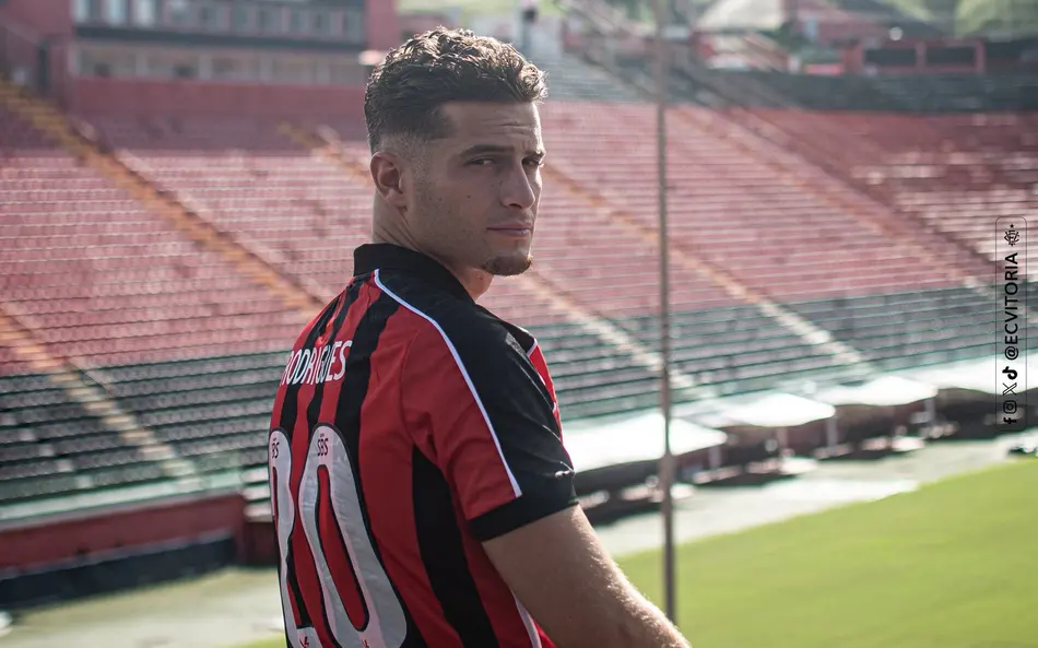 Ruben Rodrigues foi contratado pelo Vitória em junho de 2025