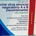 Feira inicia vacinação contra vírus respiratório para gestantes imagem