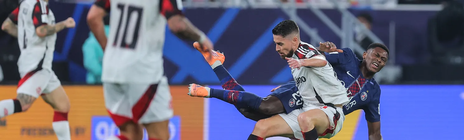 Nuno Mendes, do PSG, divide com Jorginho, do Flamengo, na Copa Intercontinental