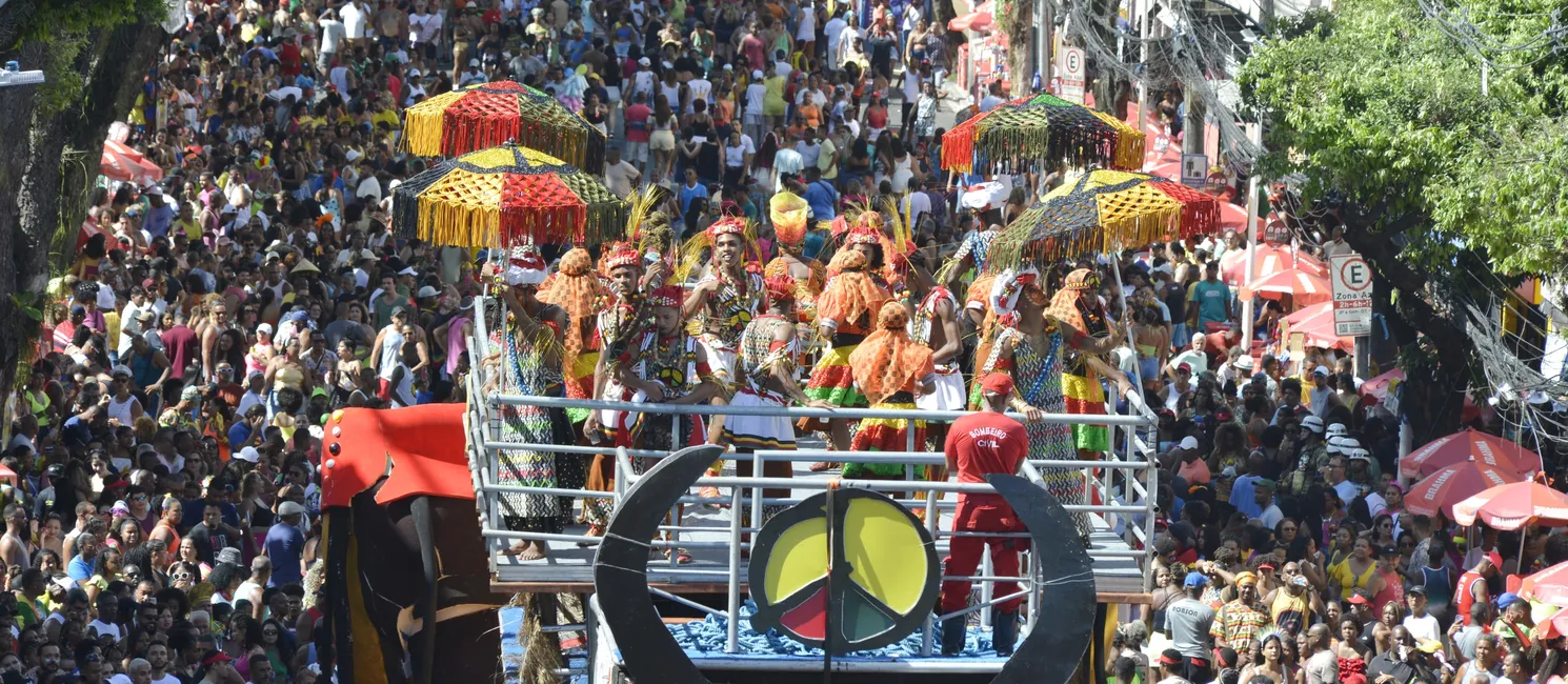 Olodum de passagem pelo Campo Grande