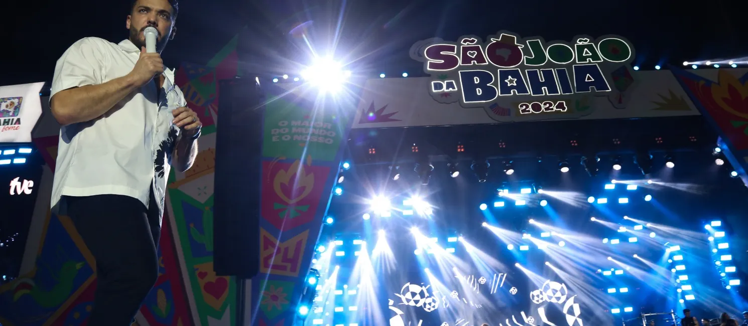 Wesley Safadão durante show no São João da Bahia de 2024