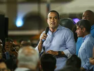 A professora e doutora Mônica Neves Aguiar