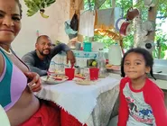 Carro derrapa no bairro de Cajazeiras, em Salvador