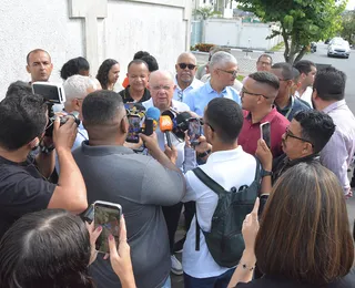 "Ação da Justiça se respeita", diz prefeito ao desistir de loteria