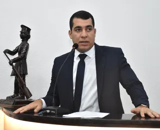 Câmara de Feira empossa novo vereador: