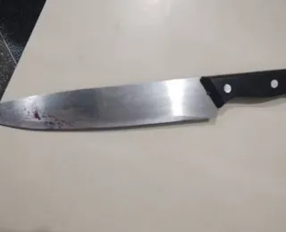 Idoso é preso após esfaquear irmão durante briga na Bahia