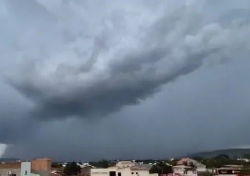 Acidente aconteceu no bairro do Tomba