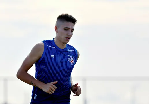 Gigantes brasileiros monitoram Talisca na Turquia