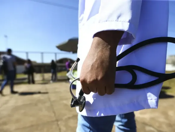 MEC autoriza mais um curso de medicina com 80 vagas para Feira - Imagem