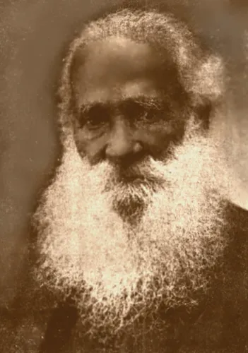 Professor Ernesto Carneiro Ribeiro nasceu em Itaparica em 1839 e foi mestre de intelectuais como Ruy Barbosa e Euclides da Cunha. Ele morreu em 1920