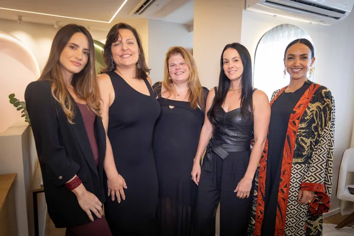 Priscila Benzota, Claudia Santoro, Nanda Lebram, Jack Lebram e Jasmim Reuter