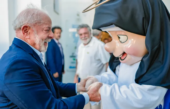 Presidente da República, Luiz Inácio Lula da Silva, durante visita às Obras Sociais Irmã Dulce. Salvador