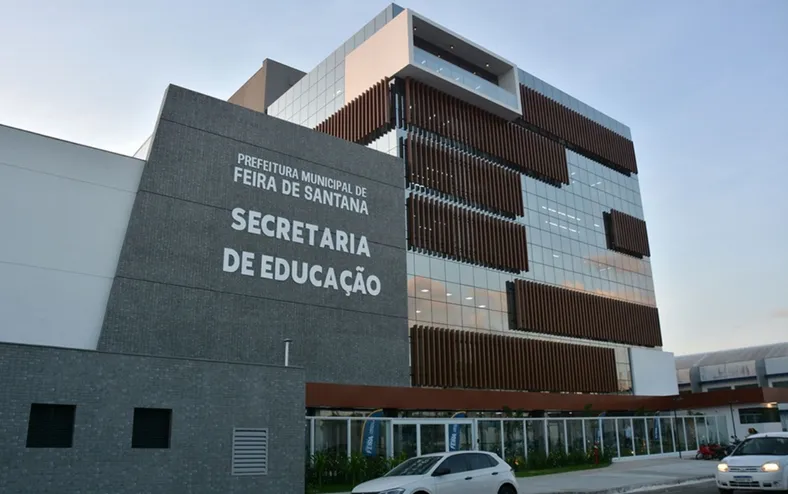 Secretaria rebate críticas e detalha seleção para professores em Feira - Imagem