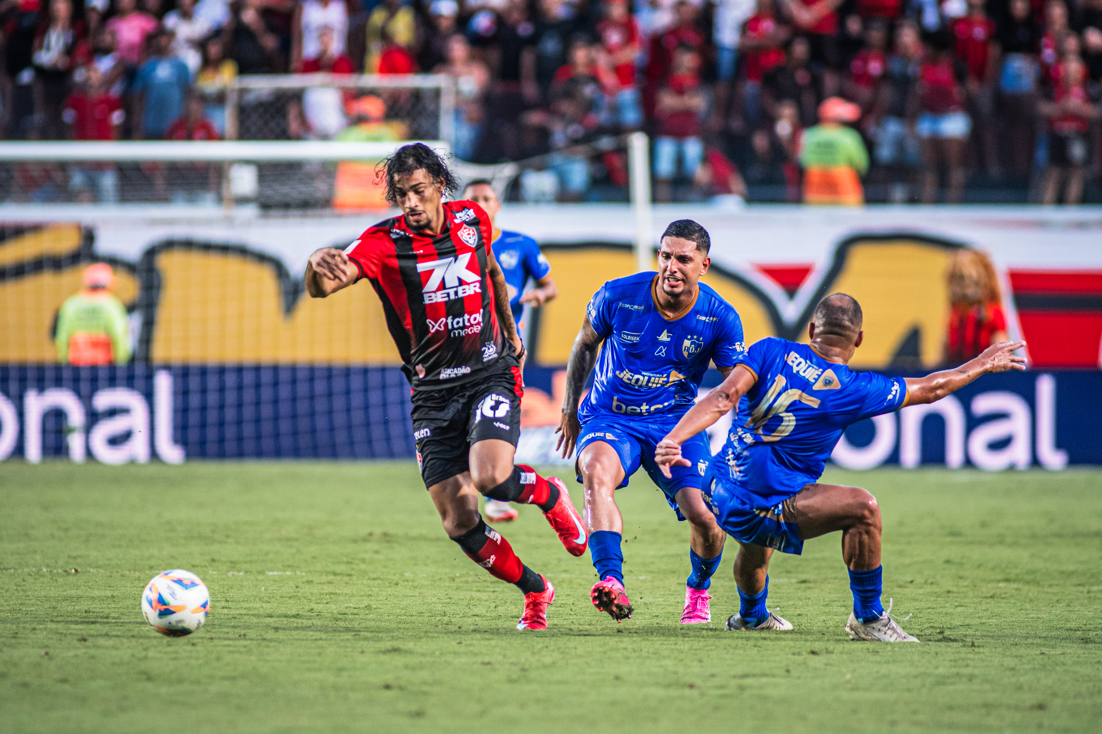 Jequié x Vitória: onde assistir, prováveis escalações e arbitragem