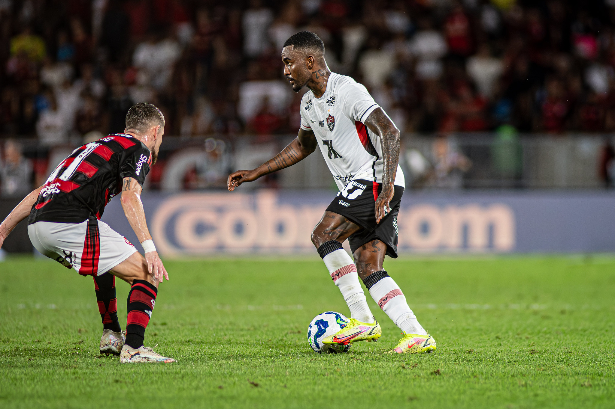 Vitória x Flamengo: onde assistir, prováveis escalações e arbitragem