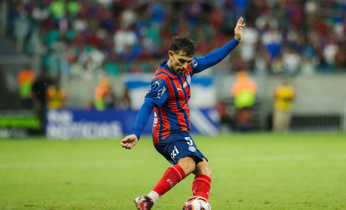 Acevedo em campo pelo Bahia na Arena Fonte Nova