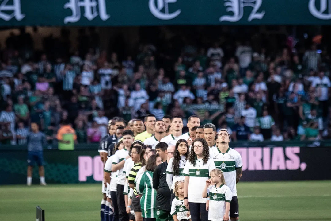 Coritiba terá reforços contra o Bahia, mas vive drama por baixas