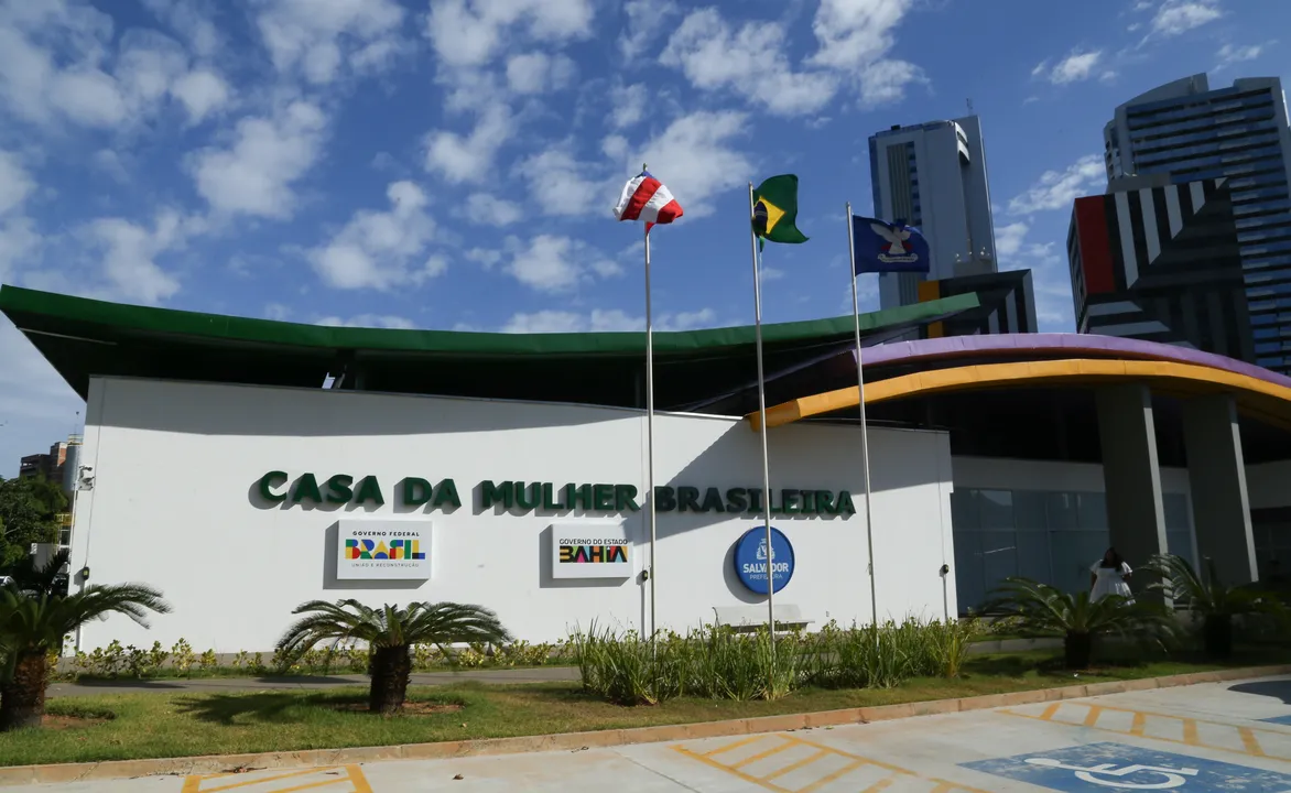 Frente da casa da mulher brasileira