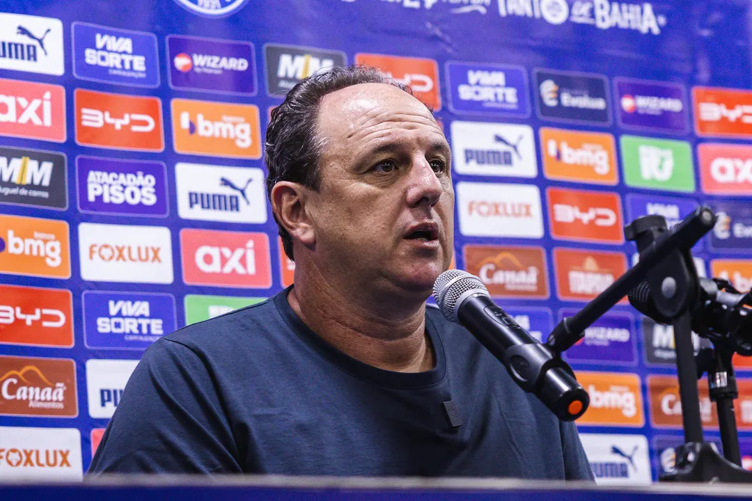 Rogério Ceni em coletiva de imprensa