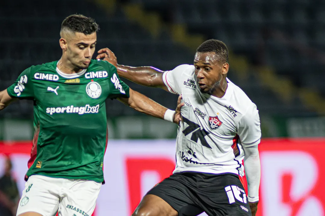 Dudu em campo contra o Palmeiras