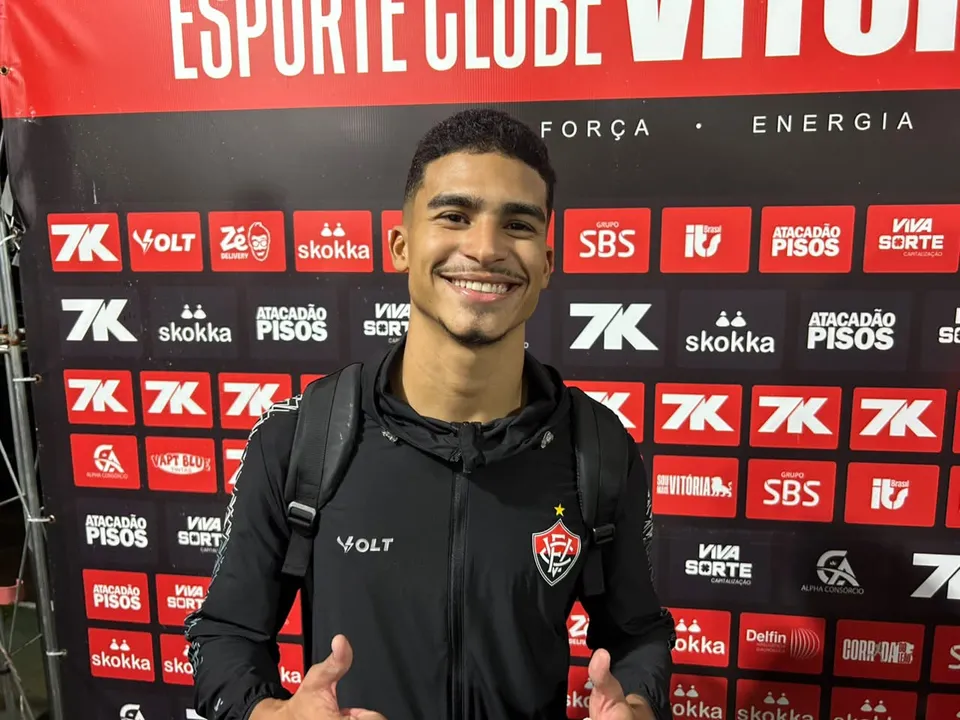 Renê na zona mista do Barradão