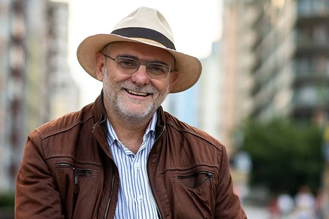 Proposta do autor parte da defesa de que história e poesia compartilham semelhanças