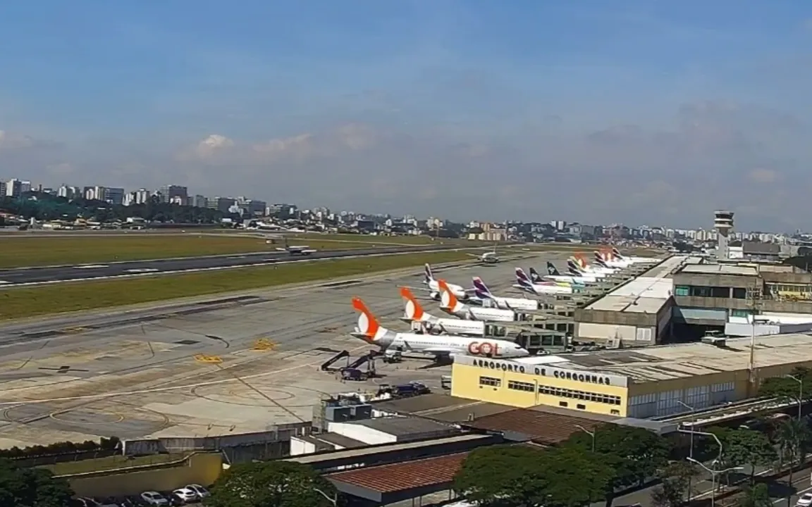 Os aviões quase colidiram