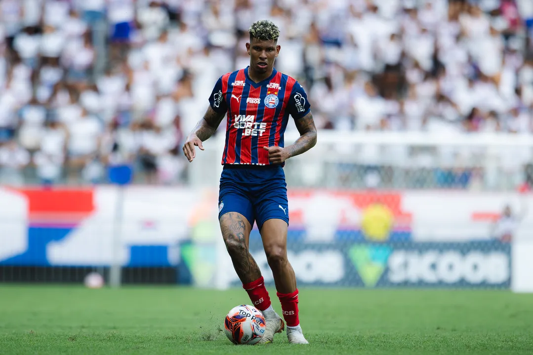 Zagueiro Marcos Victor em ação pelo Bahia