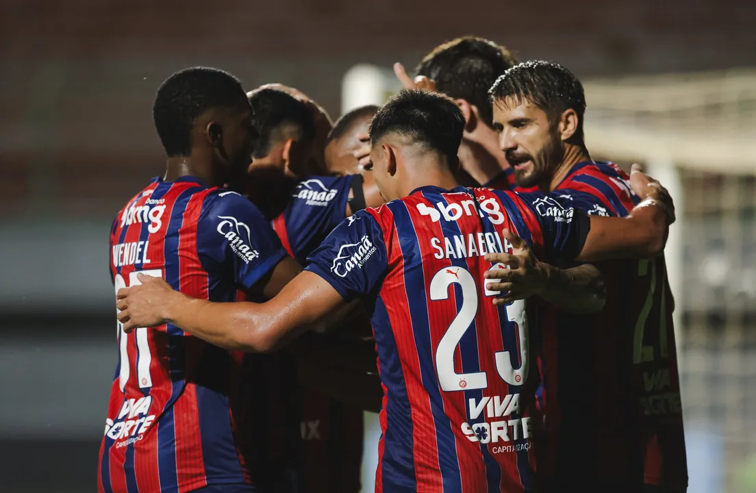 Invicto, o Bahia supera marcas e domina a fase de grupos