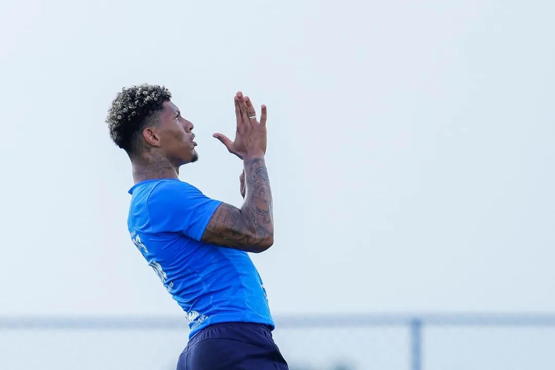 Zagueiro retorna, mas não joga clássico